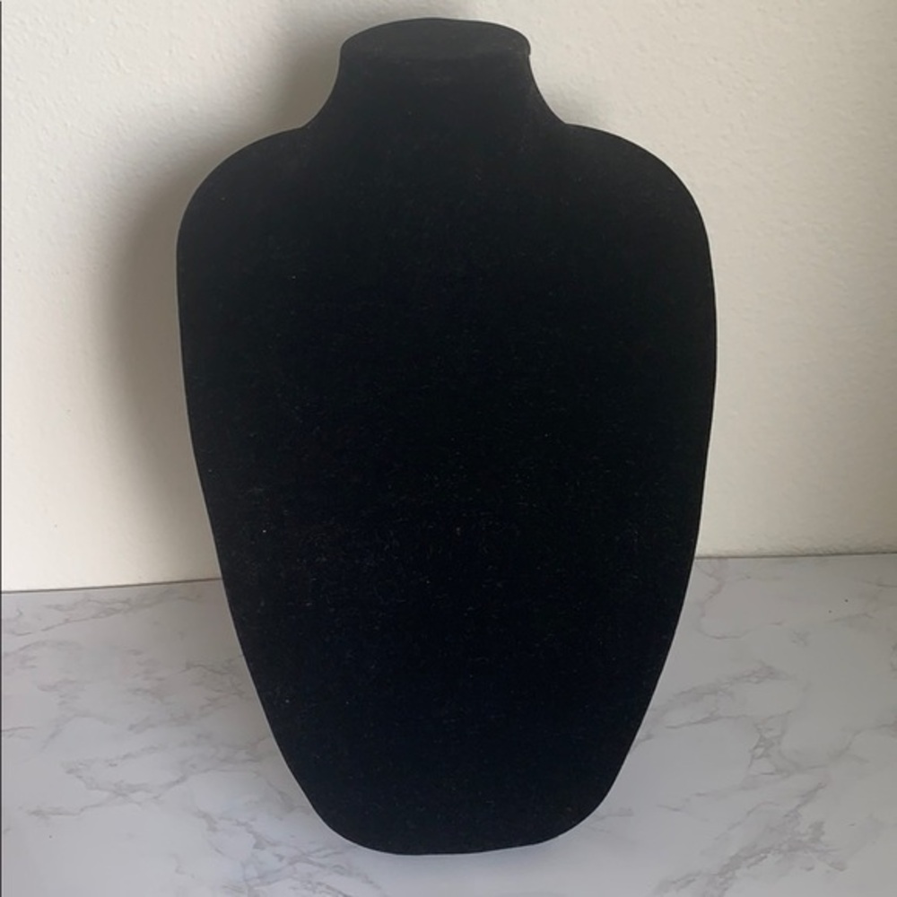 Black velvet necklace jewelry stand organizer
